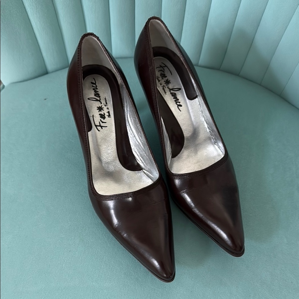 Freelance Brown Leather Pumps